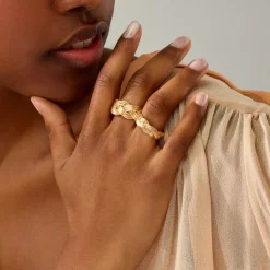 Braided ring stor