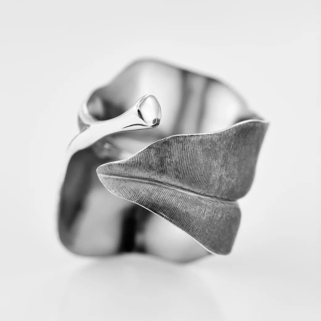 Leaves ring stor